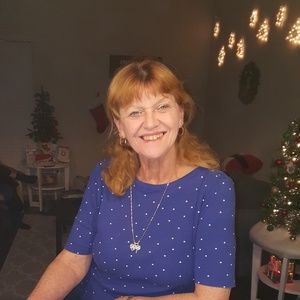 Meet your Posher, Debbie